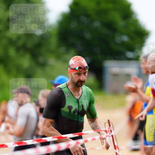 21.06.2026 - 29. Vierlanden-Triathlon LAZAROV Photography http://msf.ph/oto/9864886 21.06.2026 12:03:30 Schwimmen 915, 916, 929, 937, 939, 948, 981 meine-sportfotos.de