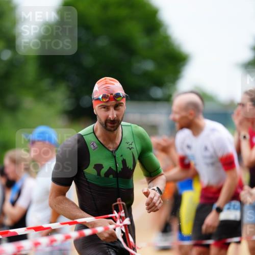 21.06.2026 - 29. Vierlanden-Triathlon LAZAROV Photography http://msf.ph/oto/9864887 21.06.2026 12:03:30 Schwimmen 915, 916, 929, 937, 939, 948, 981 meine-sportfotos.de