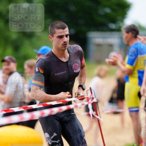 21.06.2026 - 29. Vierlanden-Triathlon LAZAROV Photography http://msf.ph/oto/9864897 21.06.2026 12:03:38 Schwimmen 932, 937, 939, 981 meine-sportfotos.de