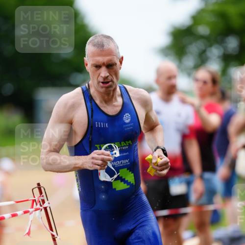 21.06.2026 - 29. Vierlanden-Triathlon LAZAROV Photography http://msf.ph/oto/9864910 21.06.2026 12:03:44 Schwimmen 932, 939 meine-sportfotos.de