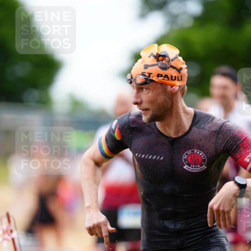 21.06.2026 - 29. Vierlanden-Triathlon LAZAROV Photography http://msf.ph/oto/9864912 21.06.2026 12:04:03 Schwimmen 940 meine-sportfotos.de