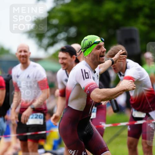 21.06.2026 - 29. Vierlanden-Triathlon LAZAROV Photography http://msf.ph/oto/9864918 21.06.2026 12:05:51 Schwimmen 968, 979 meine-sportfotos.de
