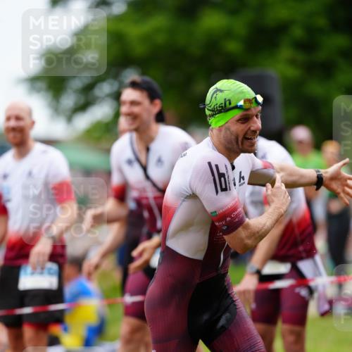 21.06.2026 - 29. Vierlanden-Triathlon LAZAROV Photography http://msf.ph/oto/9864920 21.06.2026 12:05:51 Schwimmen 968, 979 meine-sportfotos.de