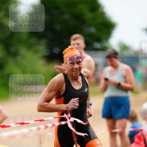 21.06.2026 - 29. Vierlanden-Triathlon LAZAROV Photography http://msf.ph/oto/9864924 21.06.2026 12:26:49 Schwimmen 994 meine-sportfotos.de