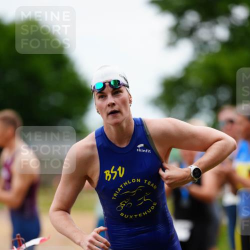 21.06.2026 - 29. Vierlanden-Triathlon LAZAROV Photography http://msf.ph/oto/9864942 21.06.2026 12:27:09 Schwimmen 983, 995, 1008, 1011 meine-sportfotos.de