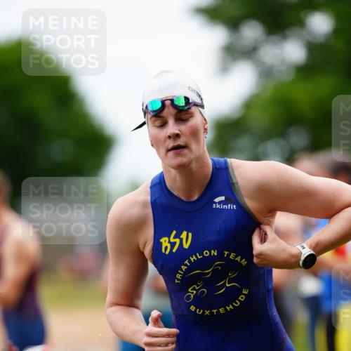 21.06.2026 - 29. Vierlanden-Triathlon LAZAROV Photography http://msf.ph/oto/9864944 21.06.2026 12:27:10 Schwimmen 983, 995, 1008, 1011 meine-sportfotos.de