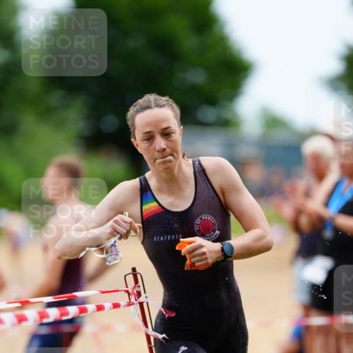 21.06.2026 - 29. Vierlanden-Triathlon LAZAROV Photography http://msf.ph/oto/9864994 21.06.2026 12:28:06 Schwimmen 991, 1006, 1015, 1017 meine-sportfotos.de