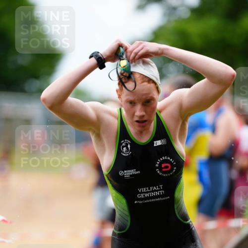 21.06.2026 - 29. Vierlanden-Triathlon LAZAROV Photography http://msf.ph/oto/9865000 21.06.2026 12:28:08 Schwimmen 991, 1006, 1015, 1017 meine-sportfotos.de