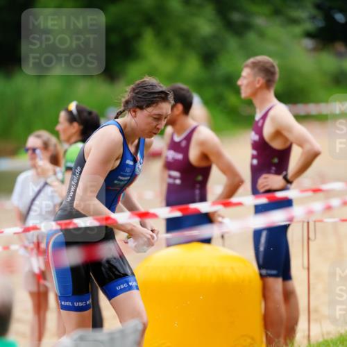 21.06.2026 - 29. Vierlanden-Triathlon LAZAROV Photography http://msf.ph/oto/9865005 21.06.2026 12:28:13 Schwimmen 991, 1006, 1010, 1015, 1017 meine-sportfotos.de