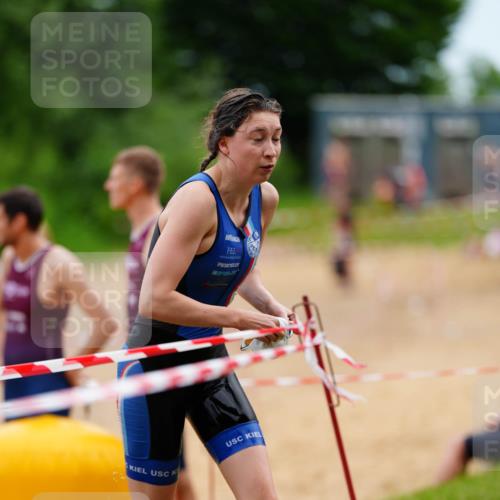 21.06.2026 - 29. Vierlanden-Triathlon LAZAROV Photography http://msf.ph/oto/9865010 21.06.2026 12:28:14 Schwimmen 991, 1006, 1010, 1015, 1017 meine-sportfotos.de