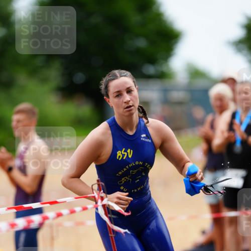21.06.2026 - 29. Vierlanden-Triathlon LAZAROV Photography http://msf.ph/oto/9865018 21.06.2026 12:28:23 Schwimmen 1009, 1010 meine-sportfotos.de