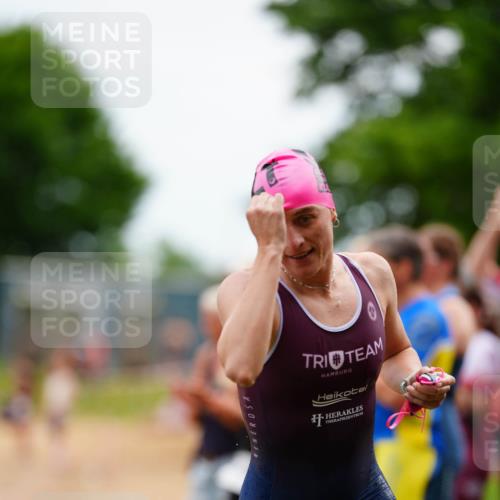 21.06.2026 - 29. Vierlanden-Triathlon LAZAROV Photography http://msf.ph/oto/9865036 21.06.2026 12:28:39 Schwimmen 982, 985, 990, 997, 1009, 1018 meine-sportfotos.de