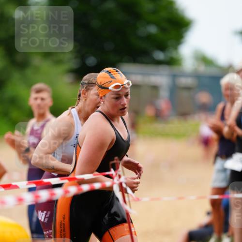 21.06.2026 - 29. Vierlanden-Triathlon LAZAROV Photography http://msf.ph/oto/9865043 21.06.2026 12:28:42 Schwimmen 982, 985, 990, 997, 1018 meine-sportfotos.de