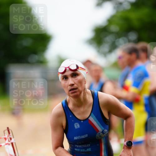 21.06.2026 - 29. Vierlanden-Triathlon LAZAROV Photography http://msf.ph/oto/9865051 21.06.2026 12:28:50 Schwimmen 990, 997, 1018 meine-sportfotos.de