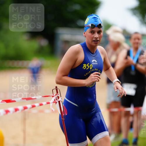 21.06.2026 - 29. Vierlanden-Triathlon LAZAROV Photography http://msf.ph/oto/9865090 21.06.2026 12:29:47 Schwimmen 1004, 1012, 1016, 1021 meine-sportfotos.de