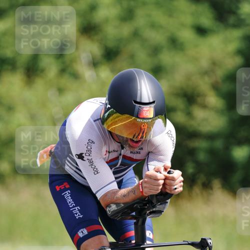 21.06.2026 - Viking Triathlon Michael Burmester http://msf.ph/oto/9865093 21.06.2026 11:52:59 Radfahren 104, 109, 135, 145, 160, 178, 182, 202, 202, 383, 446, 452, 496, 500, 515, 603, 610 meine-sportfotos.de