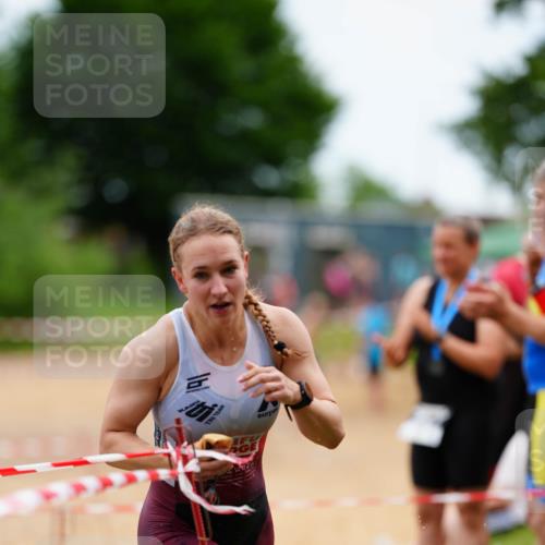 21.06.2026 - 29. Vierlanden-Triathlon LAZAROV Photography http://msf.ph/oto/9865120 21.06.2026 12:30:39 Schwimmen 1020 meine-sportfotos.de