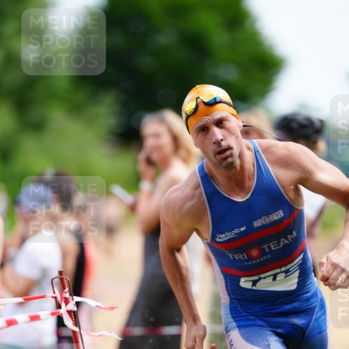21.06.2026 - 29. Vierlanden-Triathlon LAZAROV Photography http://msf.ph/oto/9865185 21.06.2026 12:57:21 Schwimmen 1042, 1043, 1048 meine-sportfotos.de