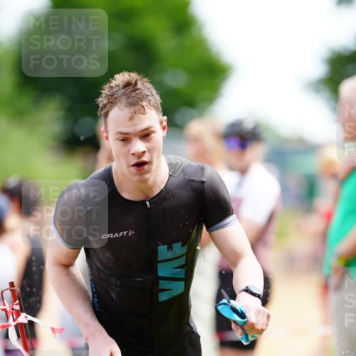 21.06.2026 - 29. Vierlanden-Triathlon LAZAROV Photography http://msf.ph/oto/9865197 21.06.2026 12:57:35 Schwimmen 1052, 1056 meine-sportfotos.de