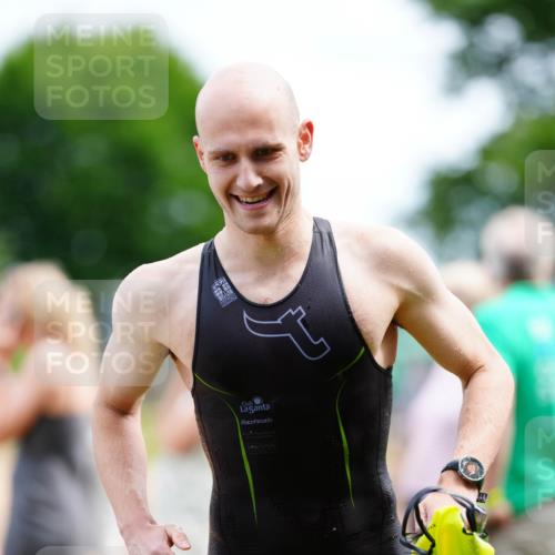21.06.2026 - 29. Vierlanden-Triathlon LAZAROV Photography http://msf.ph/oto/9865235 21.06.2026 12:58:34 Schwimmen 1028, 1033, 1059, 1066 meine-sportfotos.de