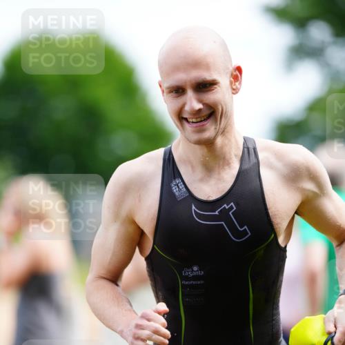 21.06.2026 - 29. Vierlanden-Triathlon LAZAROV Photography http://msf.ph/oto/9865237 21.06.2026 12:58:34 Schwimmen 1028, 1033, 1059, 1066 meine-sportfotos.de