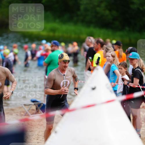 21.06.2026 - 29. Vierlanden-Triathlon LAZAROV Photography http://msf.ph/oto/9865238 21.06.2026 12:58:41 Schwimmen 1027, 1028, 1044, 1059, 1066 meine-sportfotos.de