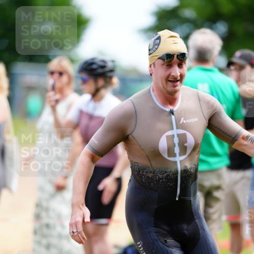 21.06.2026 - 29. Vierlanden-Triathlon LAZAROV Photography http://msf.ph/oto/9865240 21.06.2026 12:58:44 Schwimmen 1027, 1044, 1059, 1066 meine-sportfotos.de