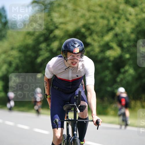 21.06.2026 - Viking Triathlon Michael Burmester http://msf.ph/oto/9865242 21.06.2026 11:54:15 Radfahren 81, 143, 209, 243, 264, 309, 347, 392, 417, 530, 579, 662, 662 meine-sportfotos.de