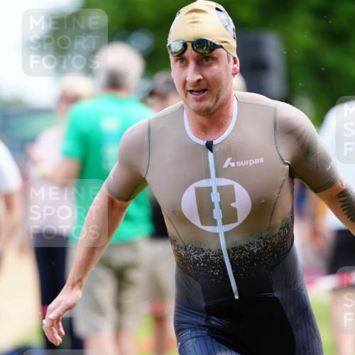 21.06.2026 - 29. Vierlanden-Triathlon LAZAROV Photography http://msf.ph/oto/9865243 21.06.2026 12:58:44 Schwimmen 1027, 1044, 1059, 1066 meine-sportfotos.de