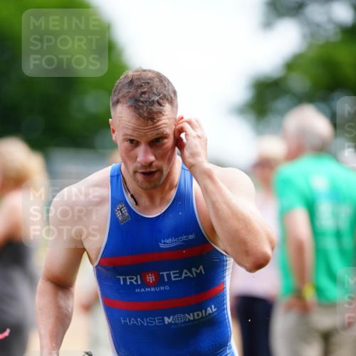 21.06.2026 - 29. Vierlanden-Triathlon LAZAROV Photography http://msf.ph/oto/9865244 21.06.2026 12:58:47 Schwimmen 1027, 1044, 1059, 1066 meine-sportfotos.de