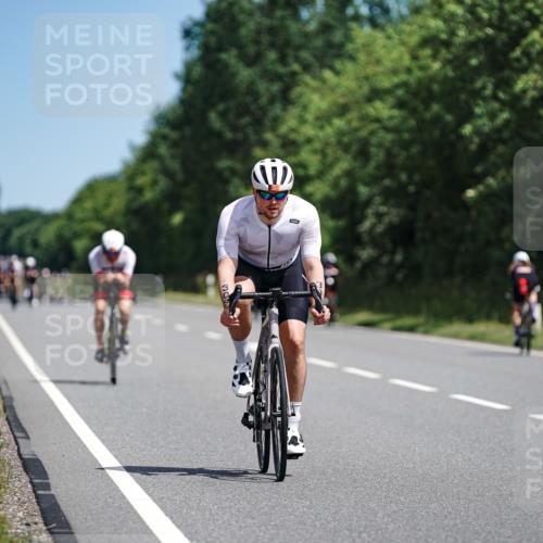 21.06.2026 - Viking Triathlon Michael Burmester http://msf.ph/oto/9865245 21.06.2026 11:54:18 Radfahren 81, 114, 143, 209, 243, 264, 265, 309, 347, 392, 417, 447, 530, 579, 662, 662 meine-sportfotos.de