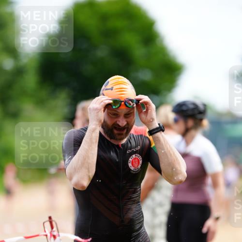 21.06.2026 - 29. Vierlanden-Triathlon LAZAROV Photography http://msf.ph/oto/9865274 21.06.2026 12:59:15 Schwimmen 1030, 1051, 1068, 1071, 1076, 1077, 1081 meine-sportfotos.de