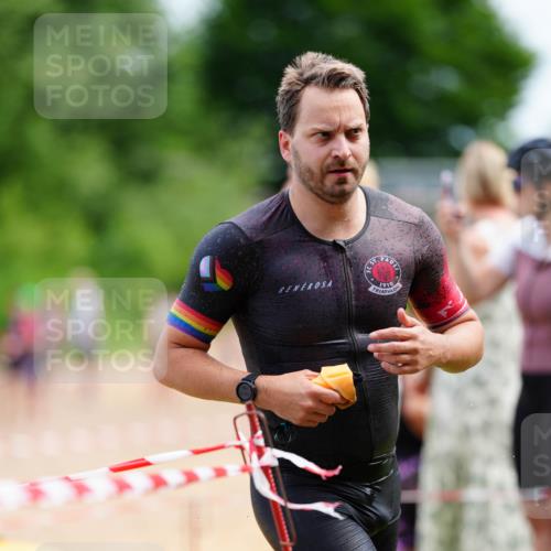 21.06.2026 - 29. Vierlanden-Triathlon LAZAROV Photography http://msf.ph/oto/9865281 21.06.2026 12:59:20 Schwimmen 1051, 1076, 1077, 1081 meine-sportfotos.de