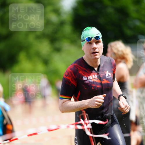 21.06.2026 - 29. Vierlanden-Triathlon LAZAROV Photography http://msf.ph/oto/9865317 21.06.2026 12:59:57 Schwimmen 1091 meine-sportfotos.de