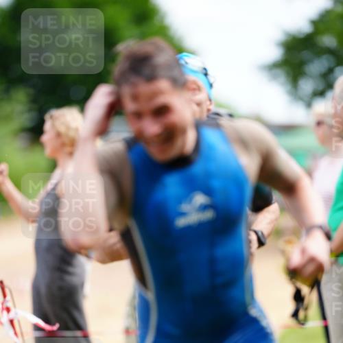 21.06.2026 - 29. Vierlanden-Triathlon LAZAROV Photography http://msf.ph/oto/9865328 21.06.2026 13:00:25 Schwimmen 1025, 1029, 1050, 1062, 1064, 1072, 1075, 1090 meine-sportfotos.de
