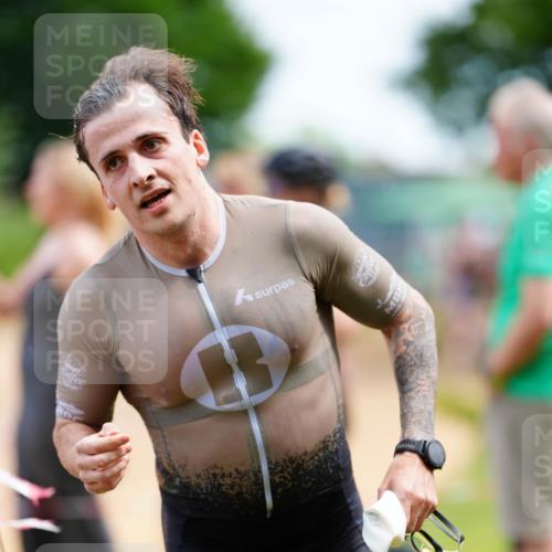 21.06.2026 - 29. Vierlanden-Triathlon LAZAROV Photography http://msf.ph/oto/9865331 21.06.2026 13:00:28 Schwimmen 1025, 1029, 1050, 1062, 1064, 1072, 1075, 1078, 1090 meine-sportfotos.de