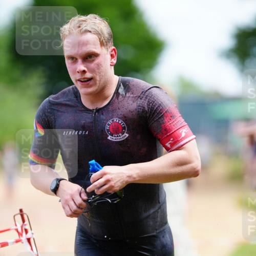 21.06.2026 - 29. Vierlanden-Triathlon LAZAROV Photography http://msf.ph/oto/9865346 21.06.2026 13:00:39 Schwimmen 1029, 1031, 1054, 1072, 1075, 1078, 1090 meine-sportfotos.de
