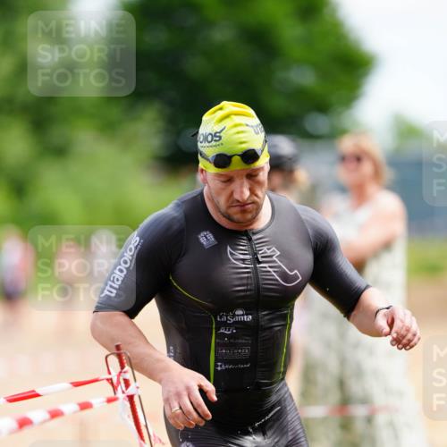 21.06.2026 - 29. Vierlanden-Triathlon LAZAROV Photography http://msf.ph/oto/9865352 21.06.2026 13:00:44 Schwimmen 1031, 1054, 1078 meine-sportfotos.de