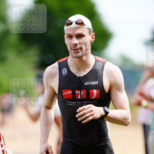 21.06.2026 - 29. Vierlanden-Triathlon LAZAROV Photography http://msf.ph/oto/9865367 21.06.2026 13:01:08 Schwimmen 1073, 1084, 1089 meine-sportfotos.de