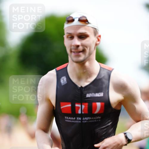 21.06.2026 - 29. Vierlanden-Triathlon LAZAROV Photography http://msf.ph/oto/9865368 21.06.2026 13:01:08 Schwimmen 1073, 1084, 1089 meine-sportfotos.de