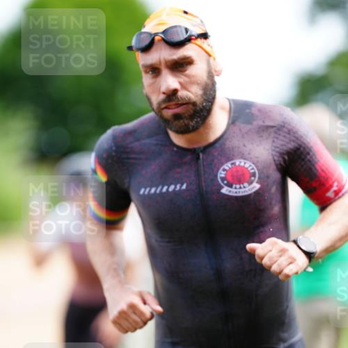 21.06.2026 - 29. Vierlanden-Triathlon LAZAROV Photography http://msf.ph/oto/9865376 21.06.2026 13:01:13 Schwimmen 1038, 1073, 1084, 1089 meine-sportfotos.de