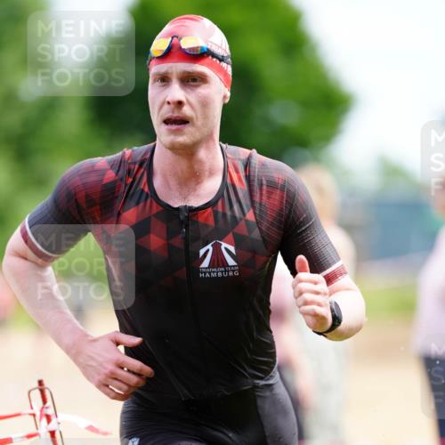 21.06.2026 - 29. Vierlanden-Triathlon LAZAROV Photography http://msf.ph/oto/9865377 21.06.2026 13:01:15 Schwimmen 1038, 1073, 1084, 1089 meine-sportfotos.de