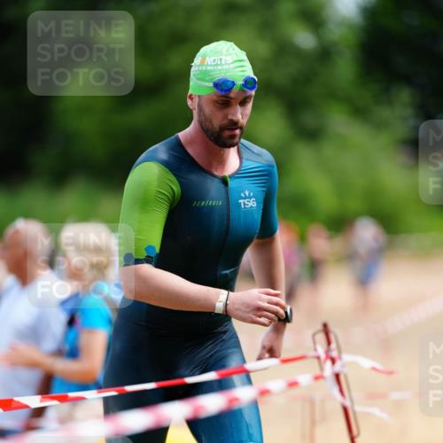 21.06.2026 - 29. Vierlanden-Triathlon LAZAROV Photography http://msf.ph/oto/9865380 21.06.2026 13:01:21 Schwimmen 1038, 1057, 1073, 1085 meine-sportfotos.de