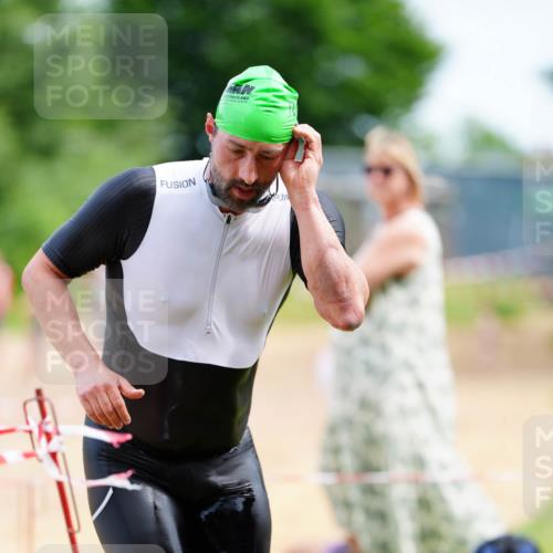 21.06.2026 - 29. Vierlanden-Triathlon LAZAROV Photography http://msf.ph/oto/9865388 21.06.2026 13:01:27 Schwimmen 1038, 1057, 1085 meine-sportfotos.de