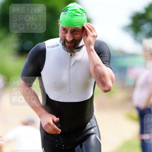 21.06.2026 - 29. Vierlanden-Triathlon LAZAROV Photography http://msf.ph/oto/9865390 21.06.2026 13:01:27 Schwimmen 1038, 1057, 1085 meine-sportfotos.de