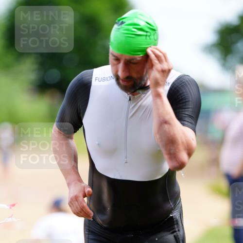 21.06.2026 - 29. Vierlanden-Triathlon LAZAROV Photography http://msf.ph/oto/9865391 21.06.2026 13:01:28 Schwimmen 1038, 1057, 1085 meine-sportfotos.de