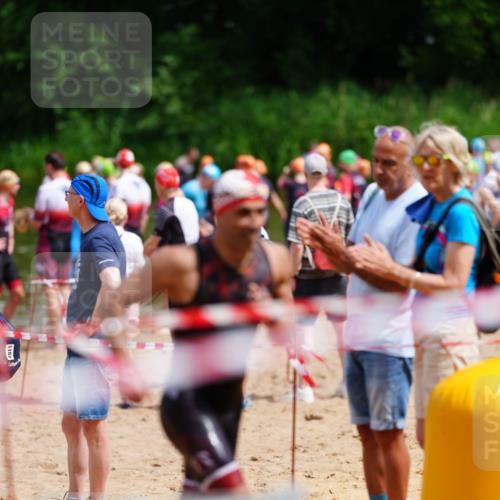 21.06.2026 - 29. Vierlanden-Triathlon LAZAROV Photography http://msf.ph/oto/9865423 21.06.2026 13:02:43 Schwimmen 1074 meine-sportfotos.de