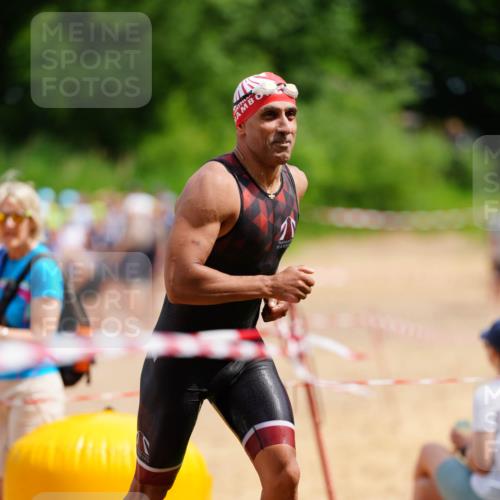 21.06.2026 - 29. Vierlanden-Triathlon LAZAROV Photography http://msf.ph/oto/9865425 21.06.2026 13:02:44 Schwimmen 1074 meine-sportfotos.de
