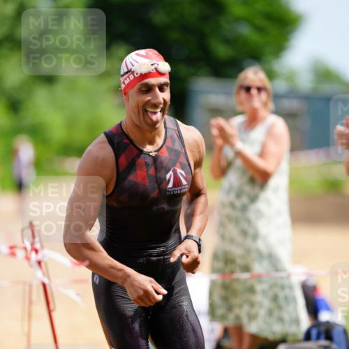 21.06.2026 - 29. Vierlanden-Triathlon LAZAROV Photography http://msf.ph/oto/9865430 21.06.2026 13:02:45 Schwimmen 1074 meine-sportfotos.de
