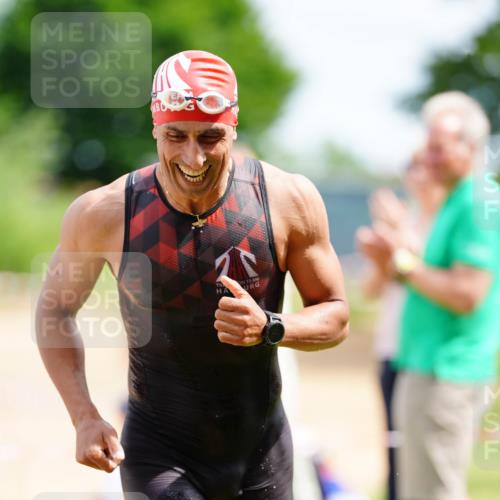 21.06.2026 - 29. Vierlanden-Triathlon LAZAROV Photography http://msf.ph/oto/9865435 21.06.2026 13:02:45 Schwimmen 1074 meine-sportfotos.de